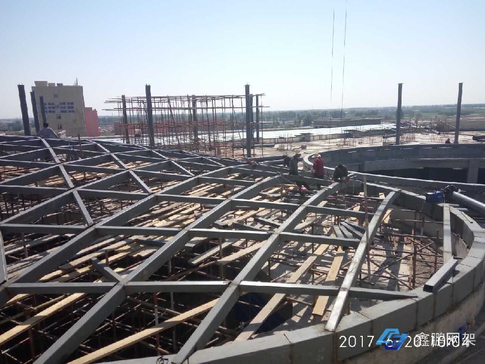 屋面管桁架焊接、安裝